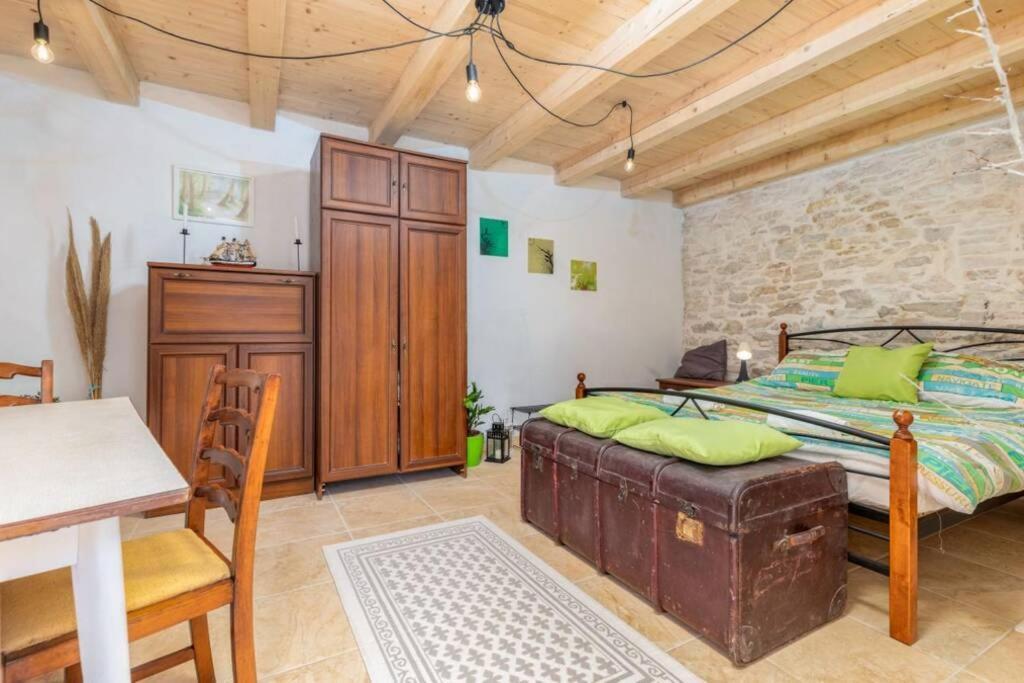 Casa Di Pietra Matelici Villa Divšići Eksteriør billede