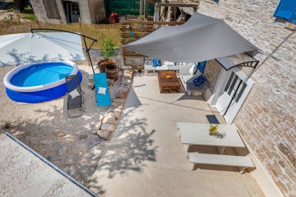 Casa Di Pietra Matelici Villa Divšići Eksteriør billede