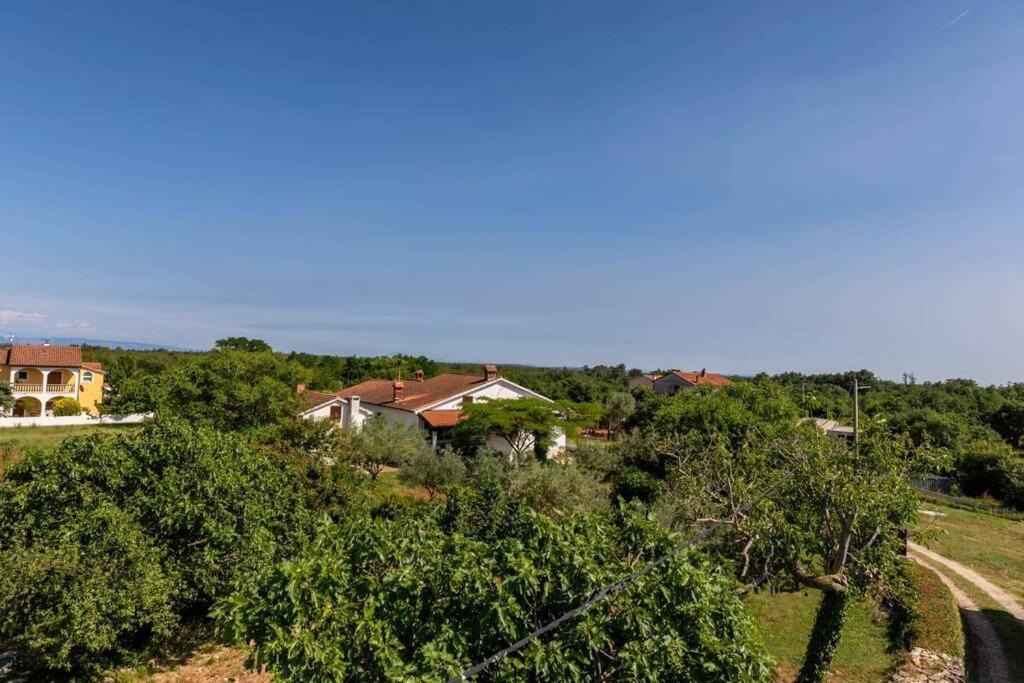 Casa Di Pietra Matelici Villa Divšići Eksteriør billede