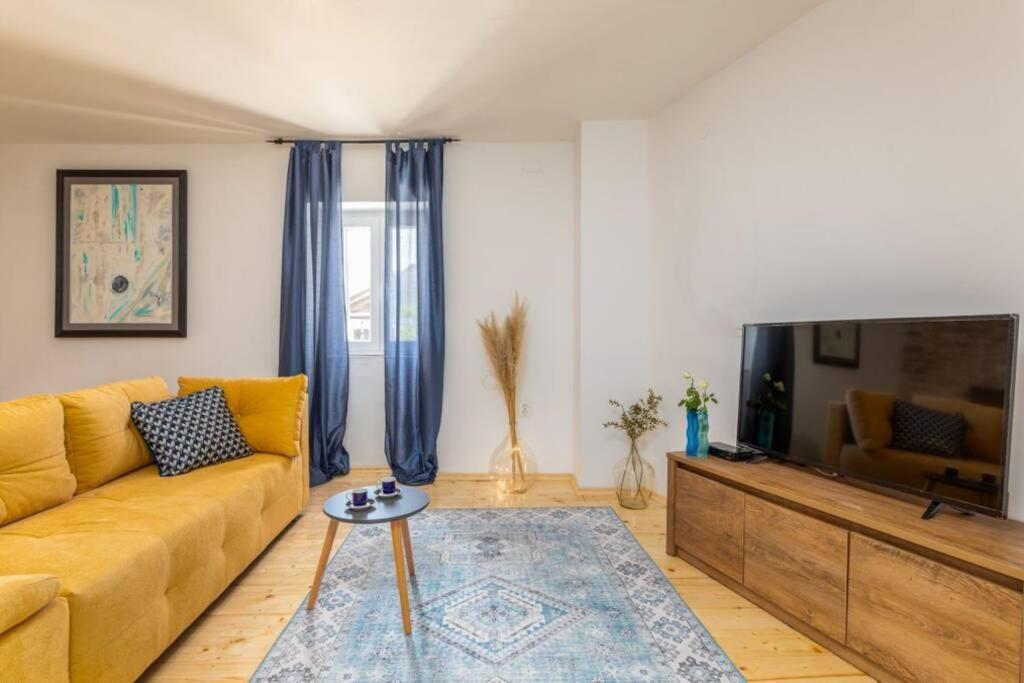 Casa Di Pietra Matelici Villa Divšići Eksteriør billede