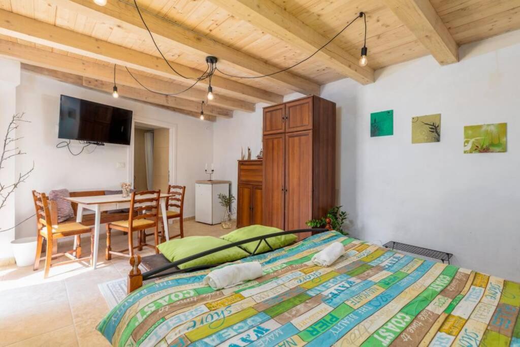 Casa Di Pietra Matelici Villa Divšići Eksteriør billede