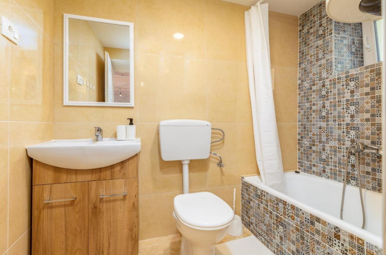Casa Di Pietra Matelici Villa Divšići Eksteriør billede